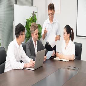 Wir verfügen über ein starkes Forschungs- und Entwicklungsteam und können Produkte entsprechend den Anforderungen des Marktes entwickeln und herstellen.